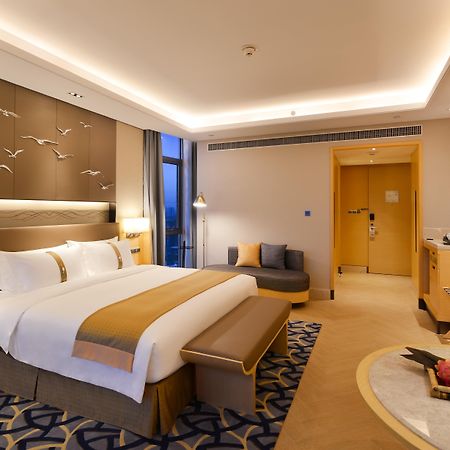 Holiday Inn Haikou West Coast By Ihg Esterno foto