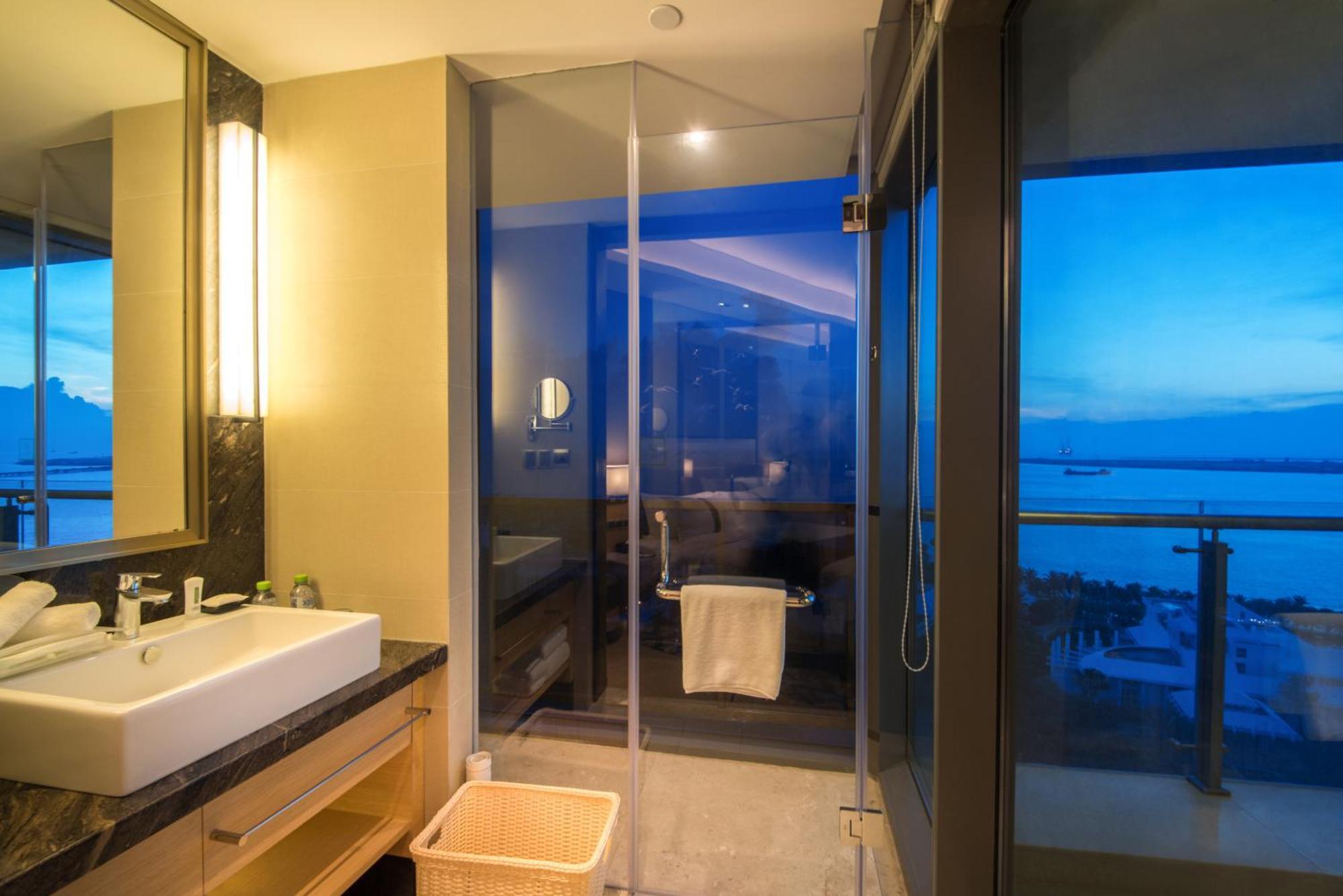 Holiday Inn Haikou West Coast By Ihg Esterno foto