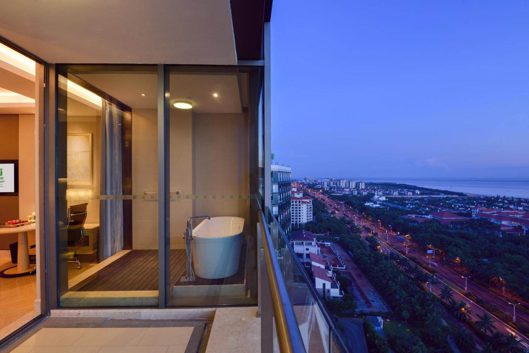 Holiday Inn Haikou West Coast By Ihg Esterno foto