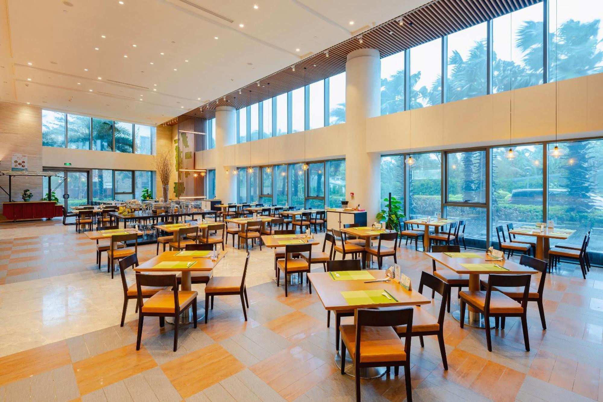 Holiday Inn Haikou West Coast By Ihg Esterno foto