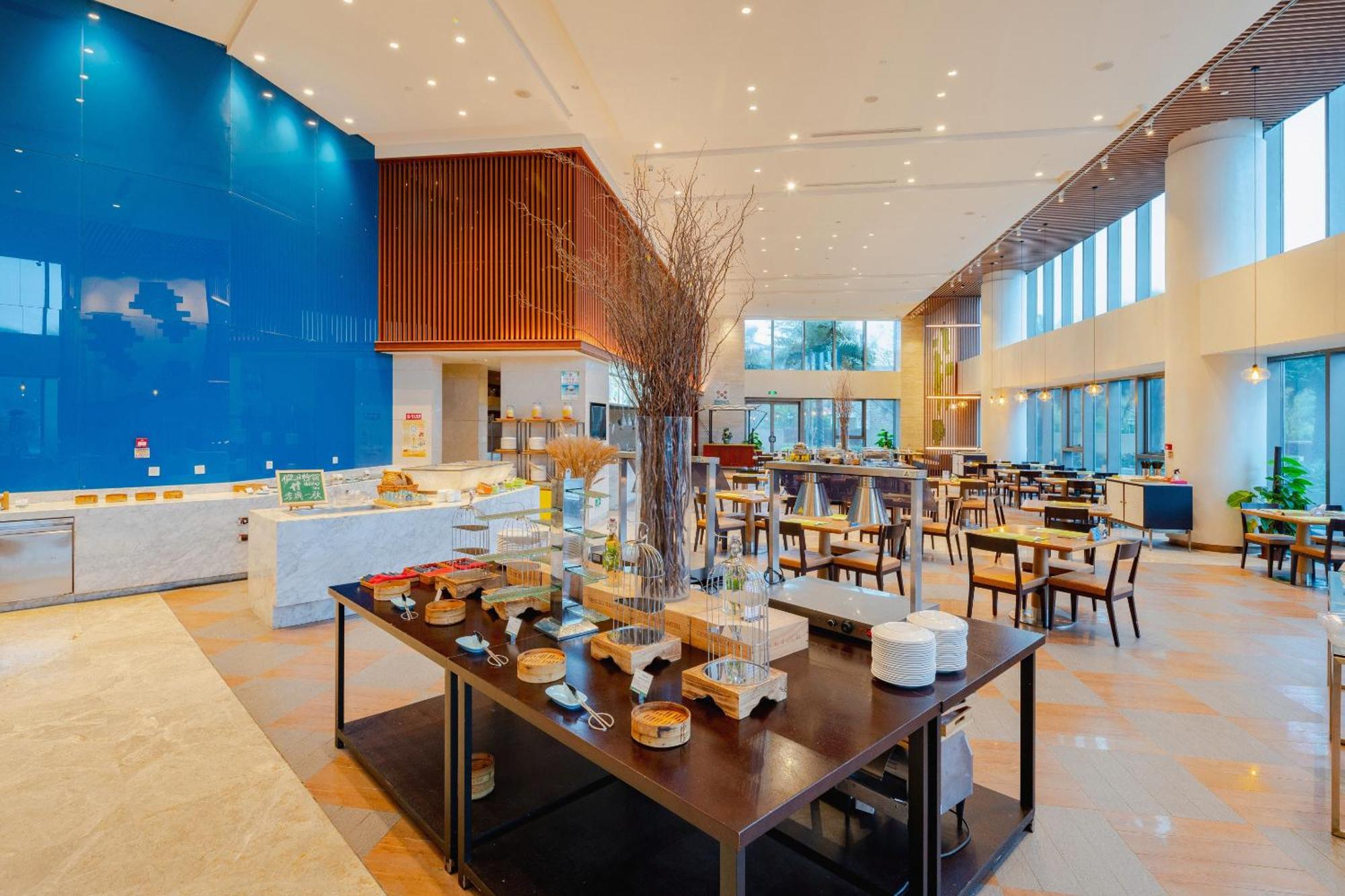 Holiday Inn Haikou West Coast By Ihg Esterno foto