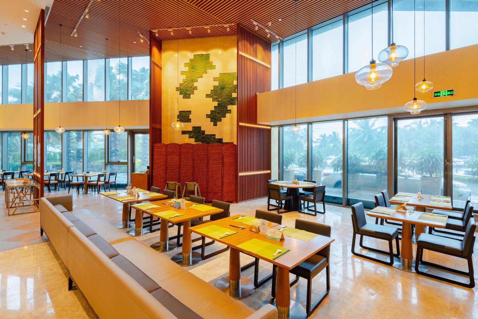 Holiday Inn Haikou West Coast By Ihg Esterno foto