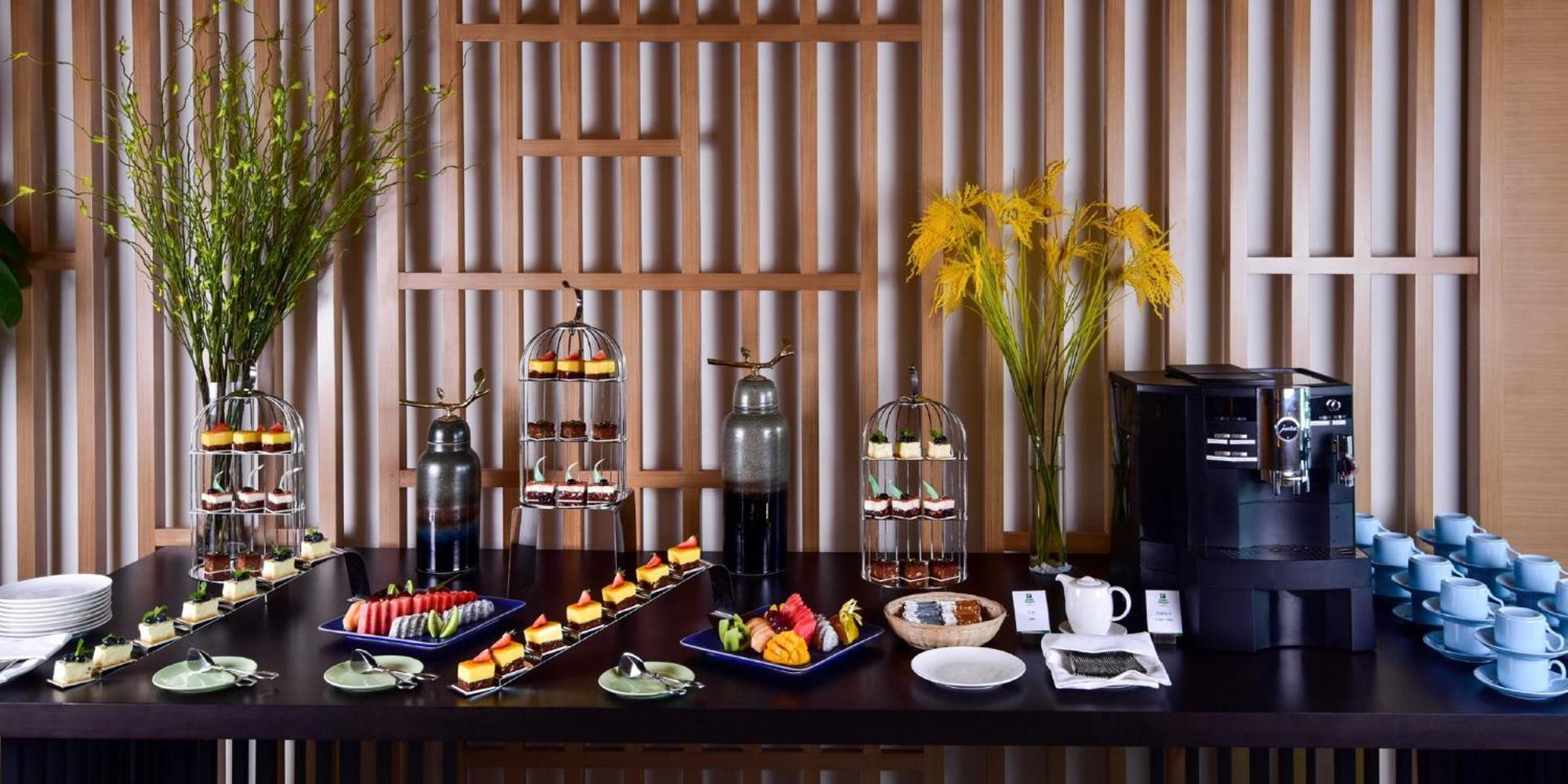 Holiday Inn Haikou West Coast By Ihg Esterno foto